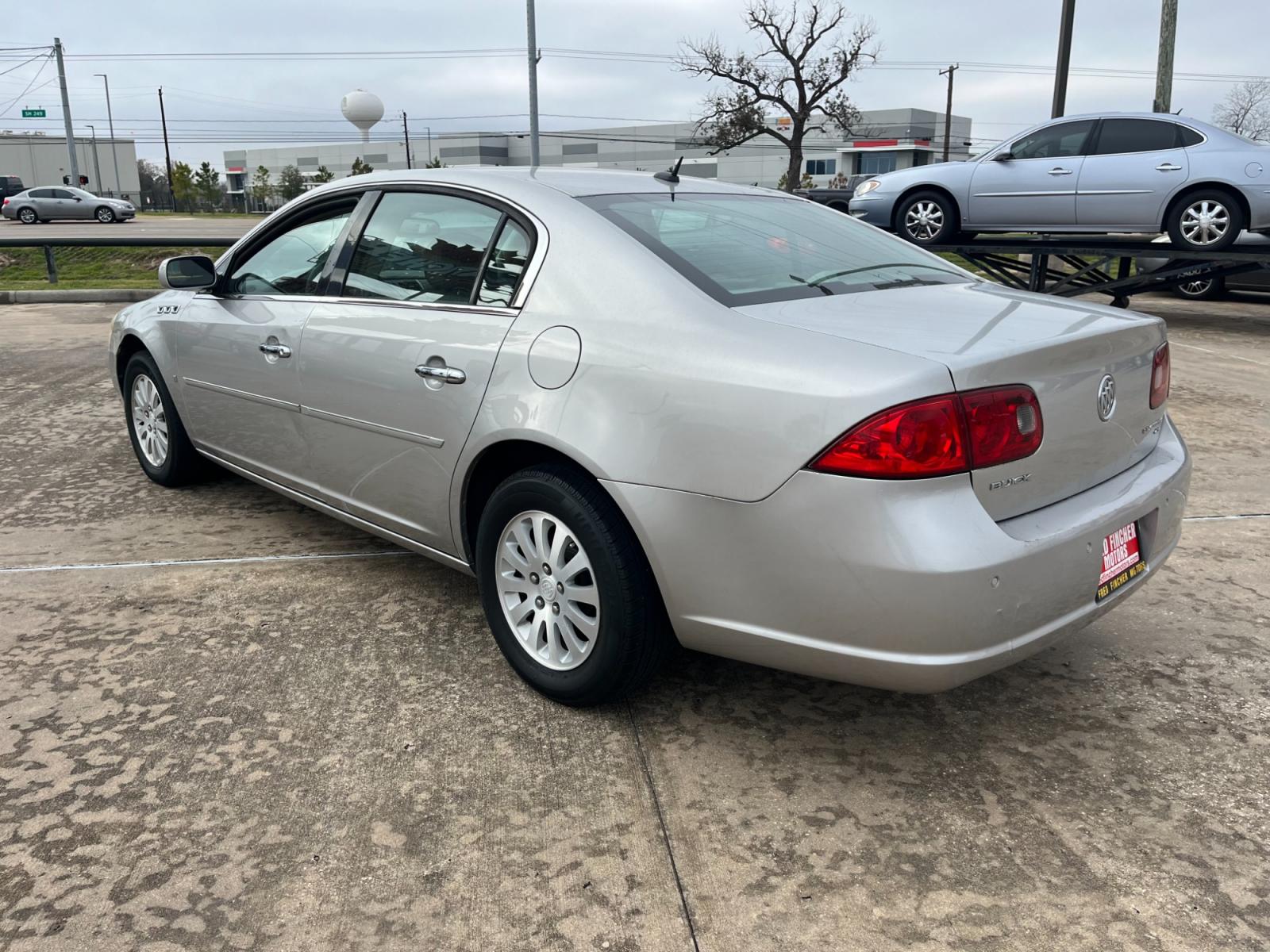 2006 SILVER /gray Buick Lucerne CX (1G4HP57266U) with an 3.8L V6 OHV 12V engine, 4-Speed Automatic Overdrive transmission, located at 14700 Tomball Parkway 249, Houston, TX, 77086, (281) 444-2200, 29.928619, -95.504074 - Photo #4